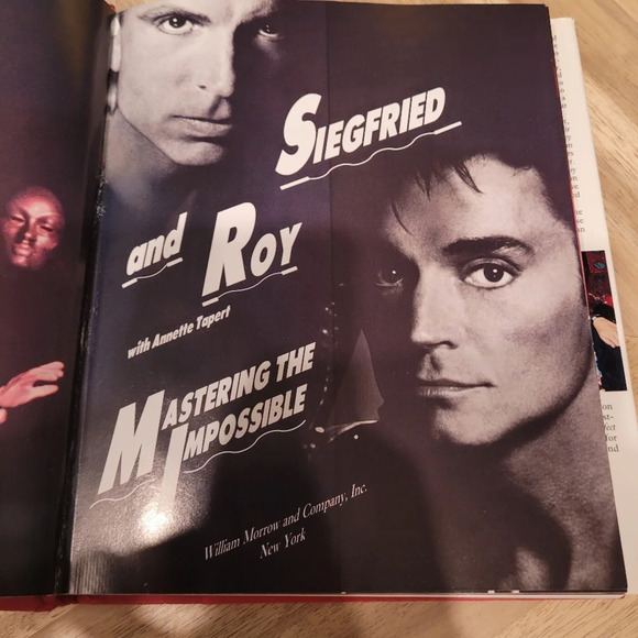 Siegfried and Roy Mastering the Impossible Book - Picture 4 of 7